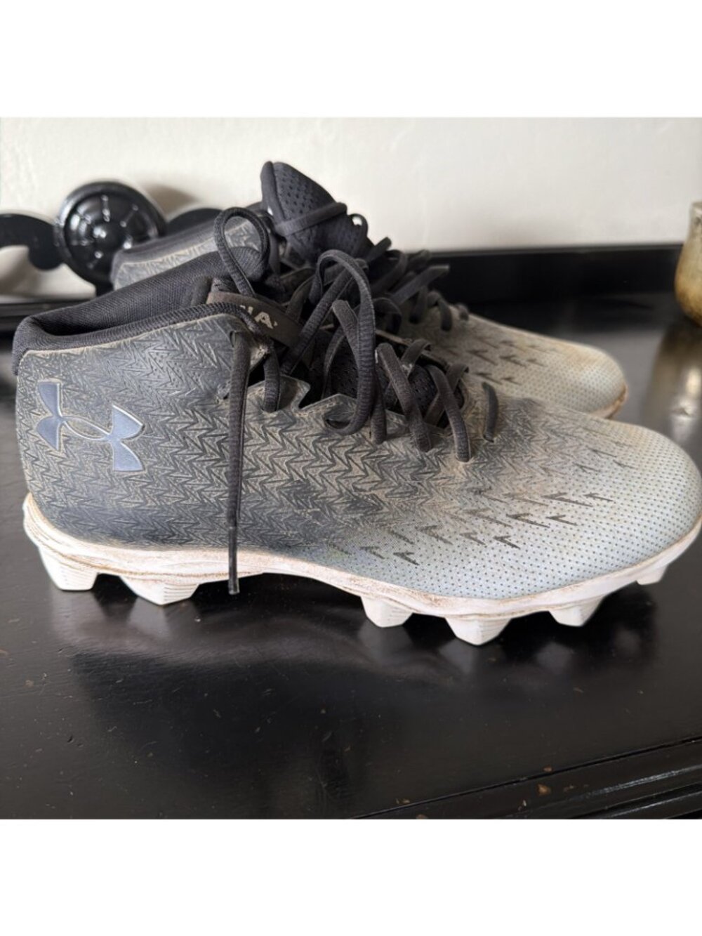 Under Armour Spotlight Franchise 4 RM Mens Size 11 Black White Football Cleats - Picture 6 of 10